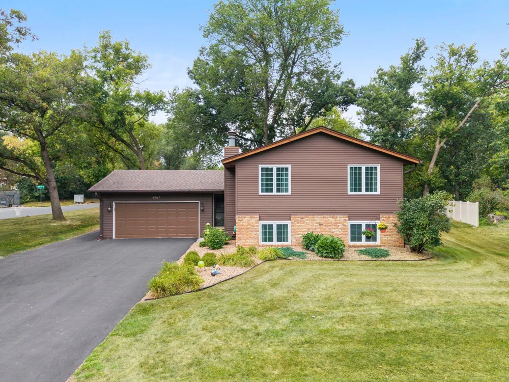 4567 Kirkwood Circle Eagan, MN 55123