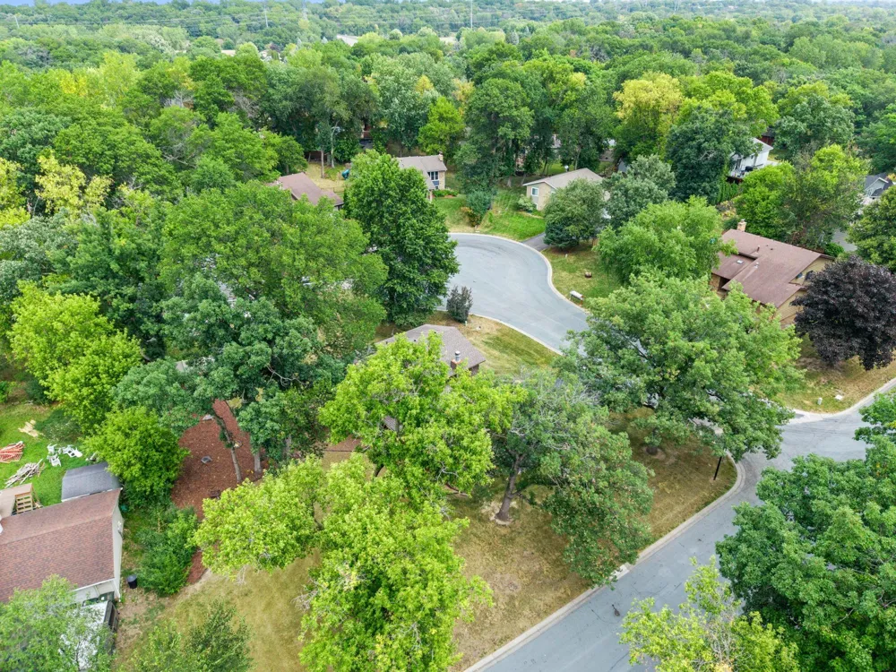 4567 Kirkwood Circle Eagan, MN 55123