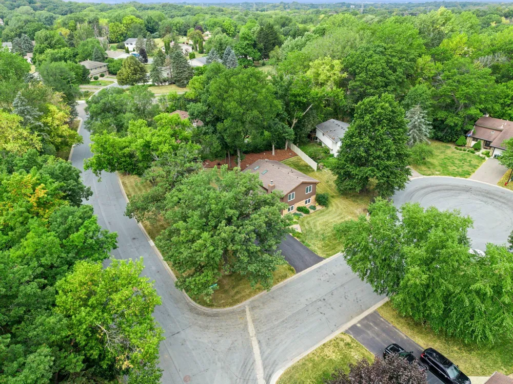 4567 Kirkwood Circle Eagan, MN 55123