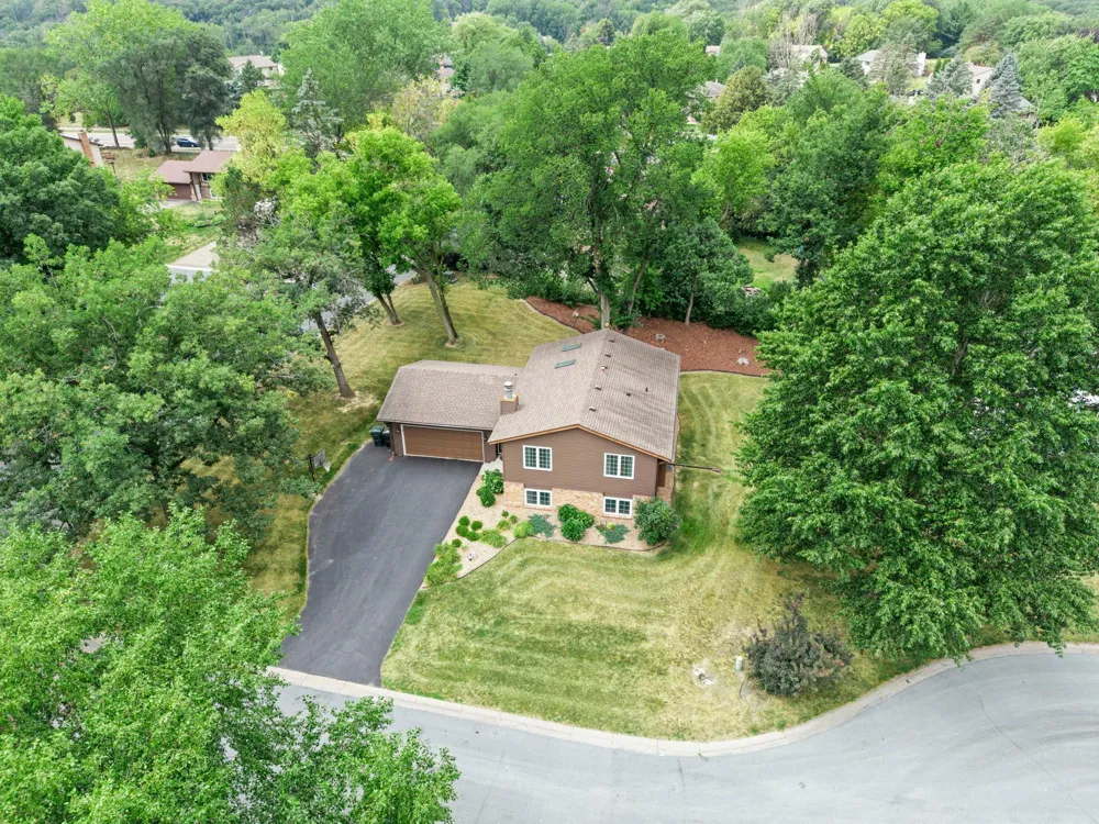 4567 Kirkwood Circle Eagan, MN 55123