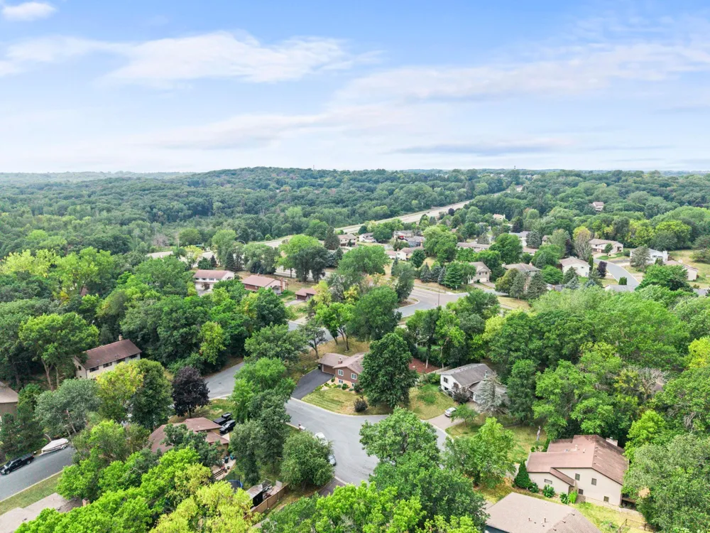 4567 Kirkwood Circle Eagan, MN 55123