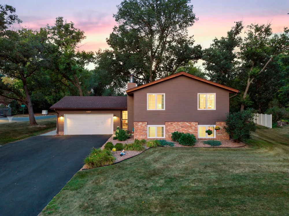 4567 Kirkwood Circle Eagan, MN 55123