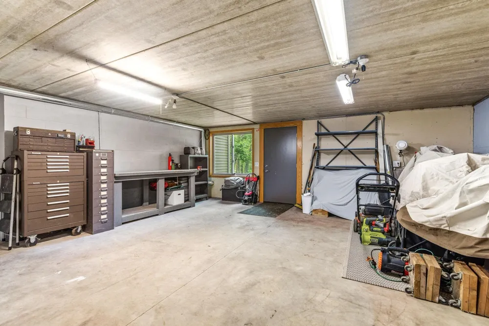 17781 Jasper Court Lakeville, MN 55044