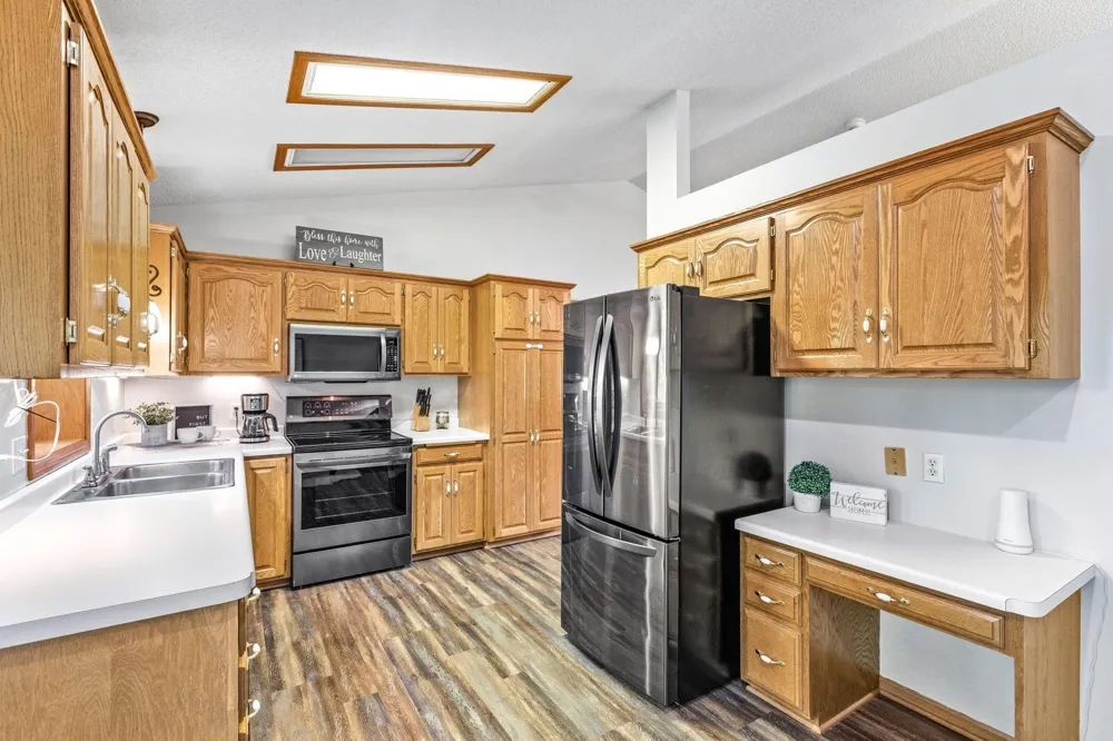 17781 Jasper Court Lakeville, MN 55044