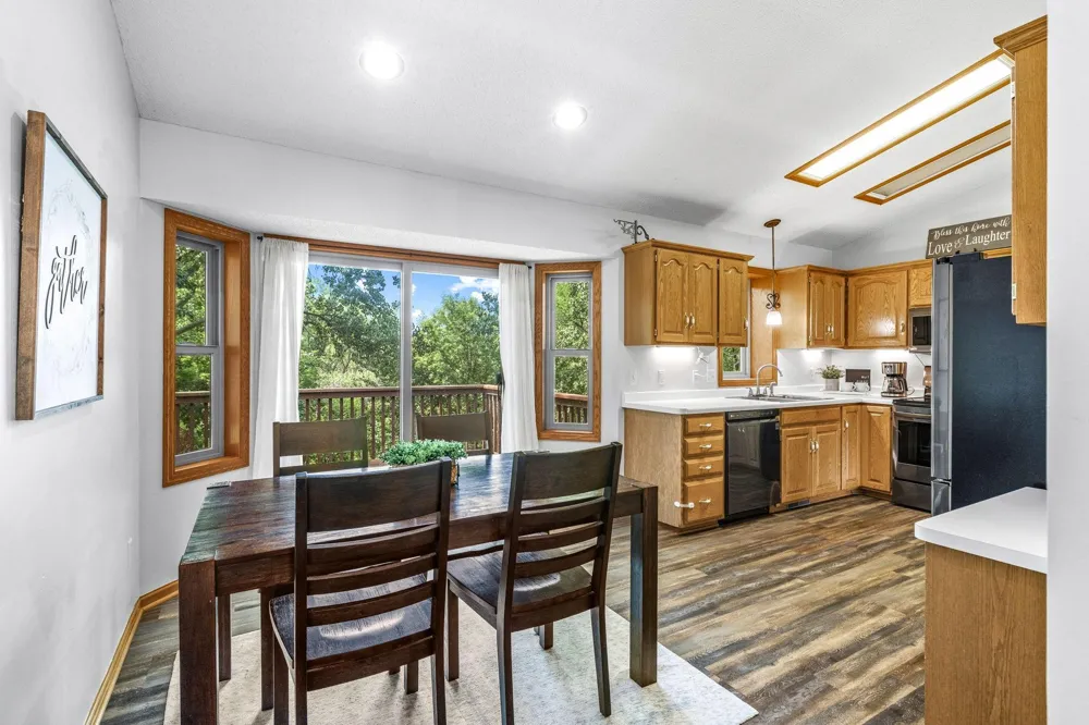 17781 Jasper Court Lakeville, MN 55044