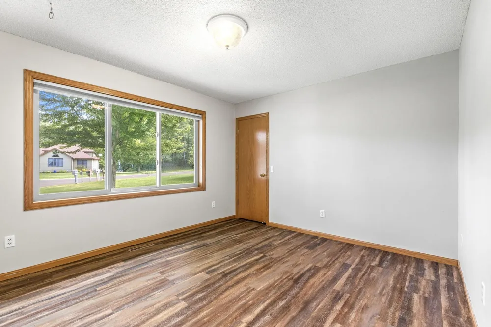 17781 Jasper Court Lakeville, MN 55044