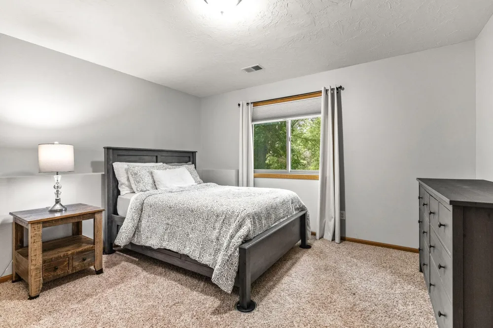 17781 Jasper Court Lakeville, MN 55044