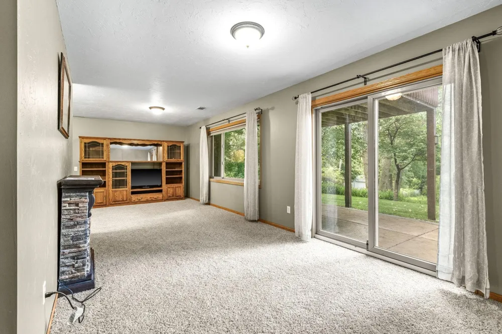17781 Jasper Court Lakeville, MN 55044