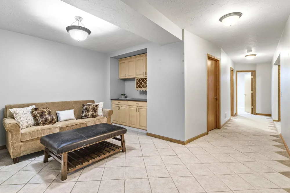 17781 Jasper Court Lakeville, MN 55044