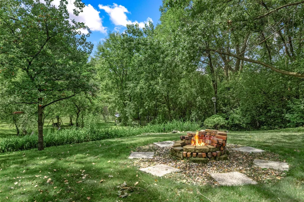 17781 Jasper Court Lakeville, MN 55044