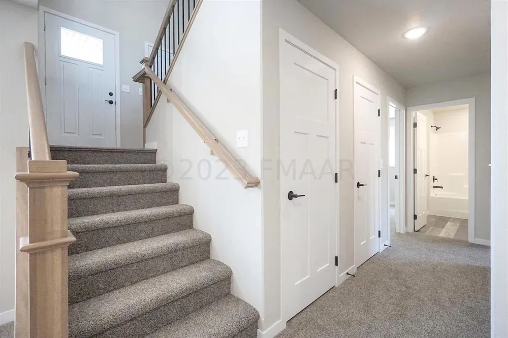 1637 10th Avenue S Fargo, ND 58103