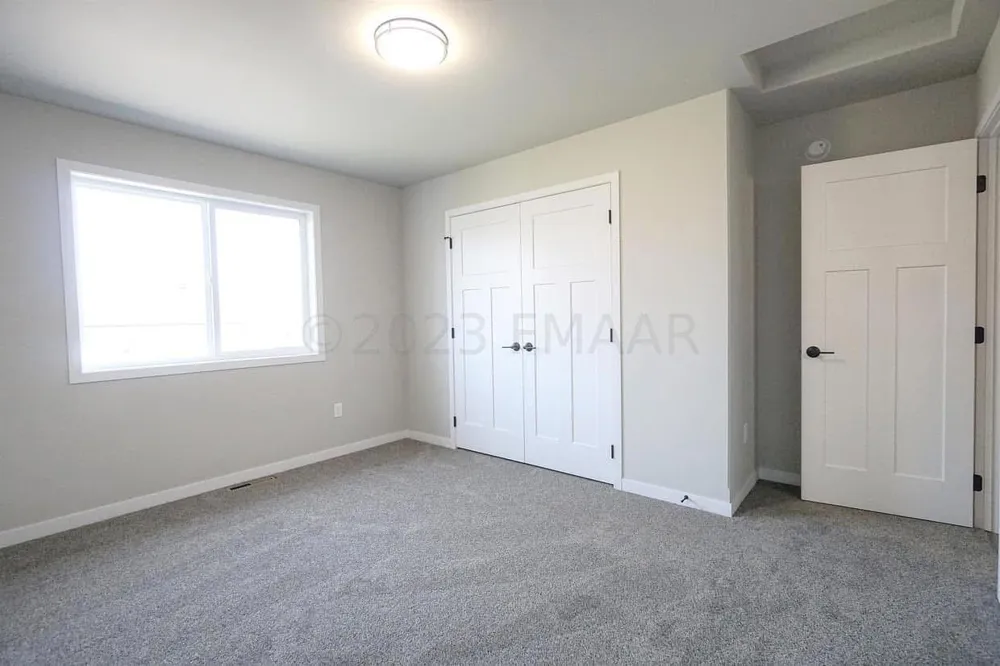 1637 10th Avenue S Fargo, ND 58103
