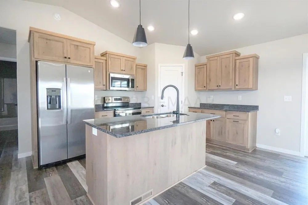 1637 10th Avenue S Fargo, ND 58103