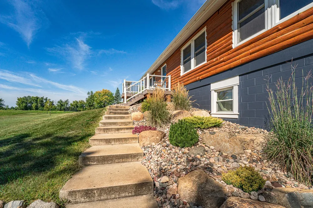 24754 Newport Avenue Prior Lake, MN 55372