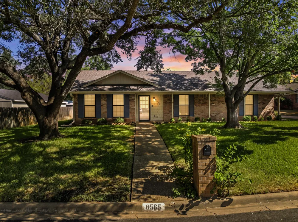 8565 Briargrove Drive Woodway, TX 76712