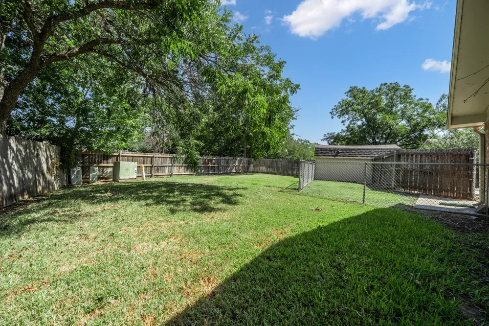 8565 Briargrove Drive Woodway, TX 76712
