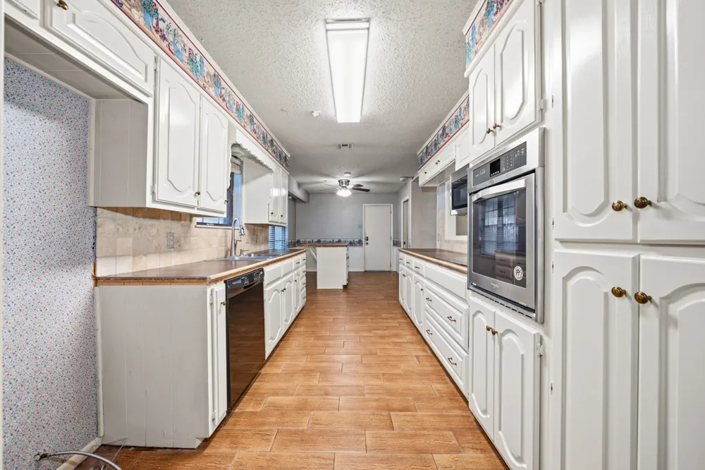 8565 Briargrove Drive Woodway, TX 76712