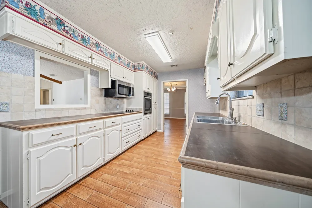 8565 Briargrove Drive Woodway, TX 76712