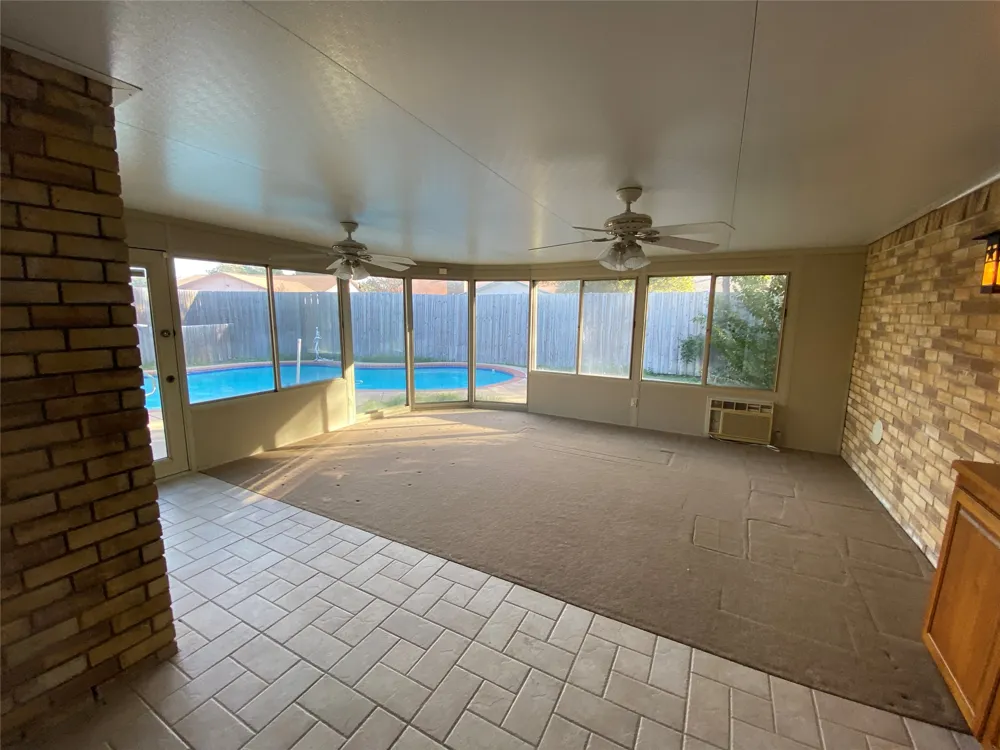 2112 Victoria Road Carrollton, TX 75007