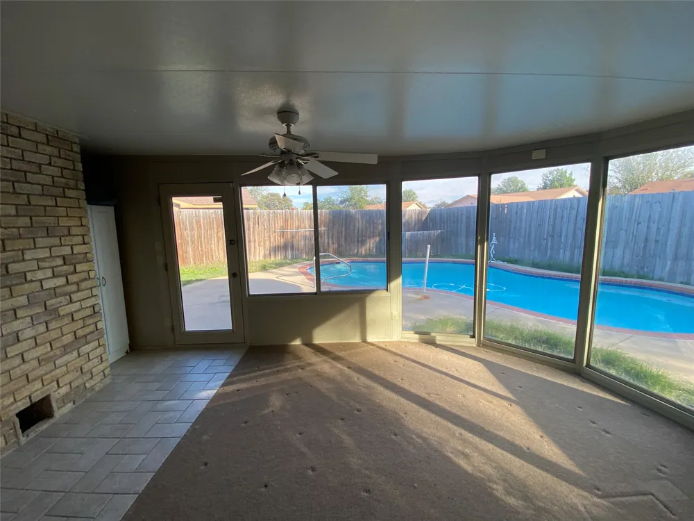 2112 Victoria Road Carrollton, TX 75007