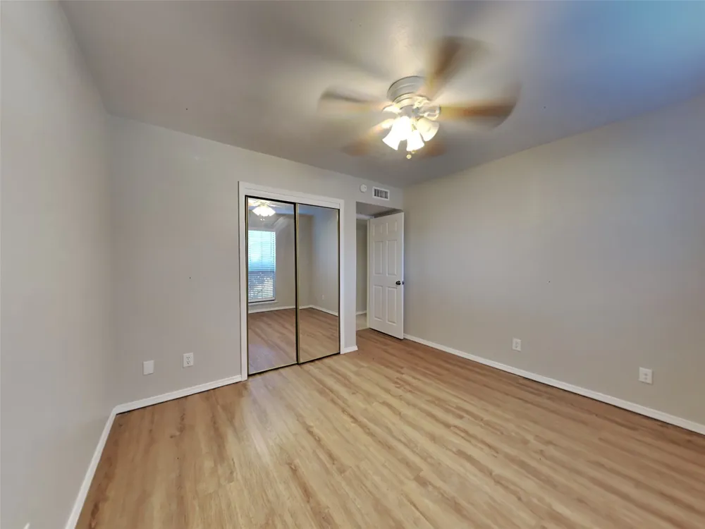 2112 Victoria Road Carrollton, TX 75007