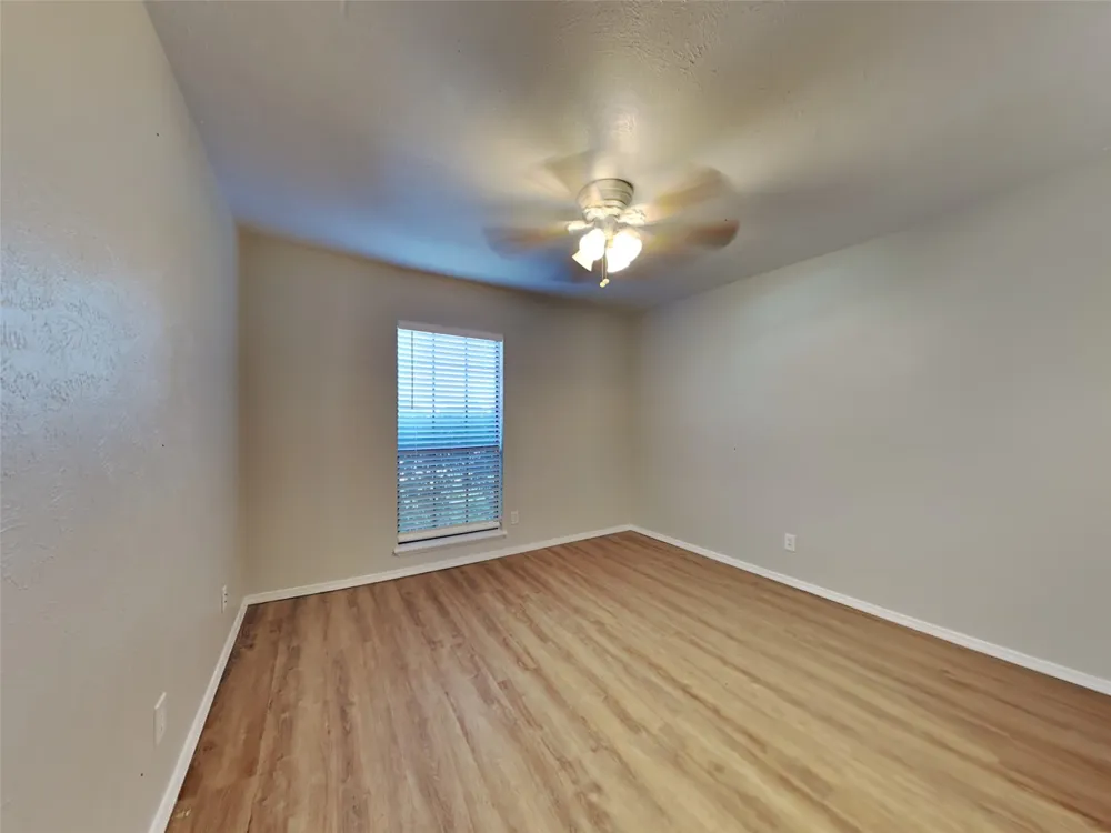 2112 Victoria Road Carrollton, TX 75007