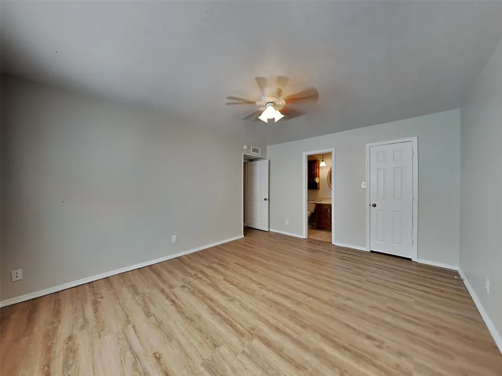 2112 Victoria Road Carrollton, TX 75007