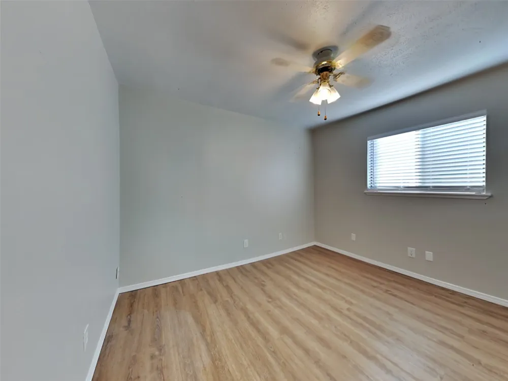 2112 Victoria Road Carrollton, TX 75007