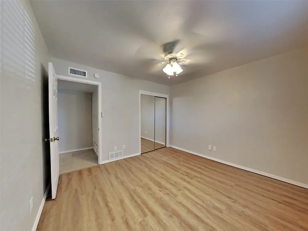 2112 Victoria Road Carrollton, TX 75007