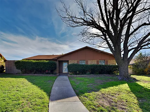 2112 Victoria Road