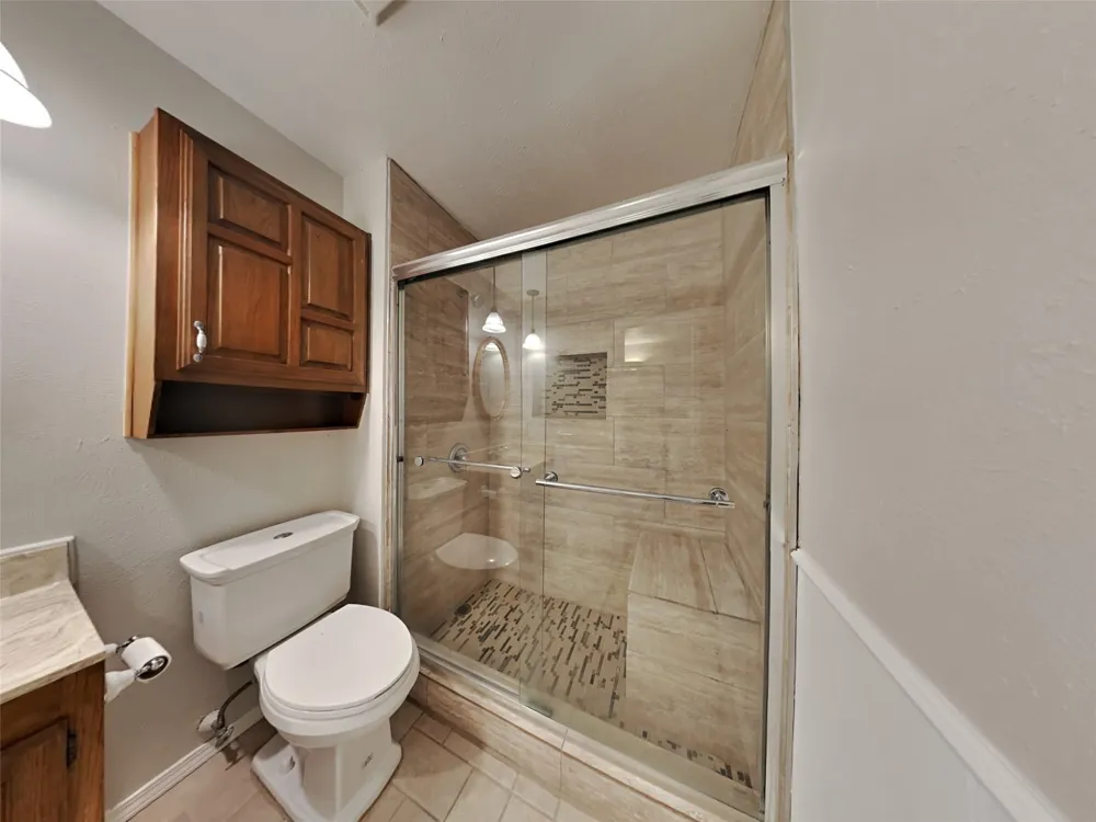 2112 Victoria Road Carrollton, TX 75007