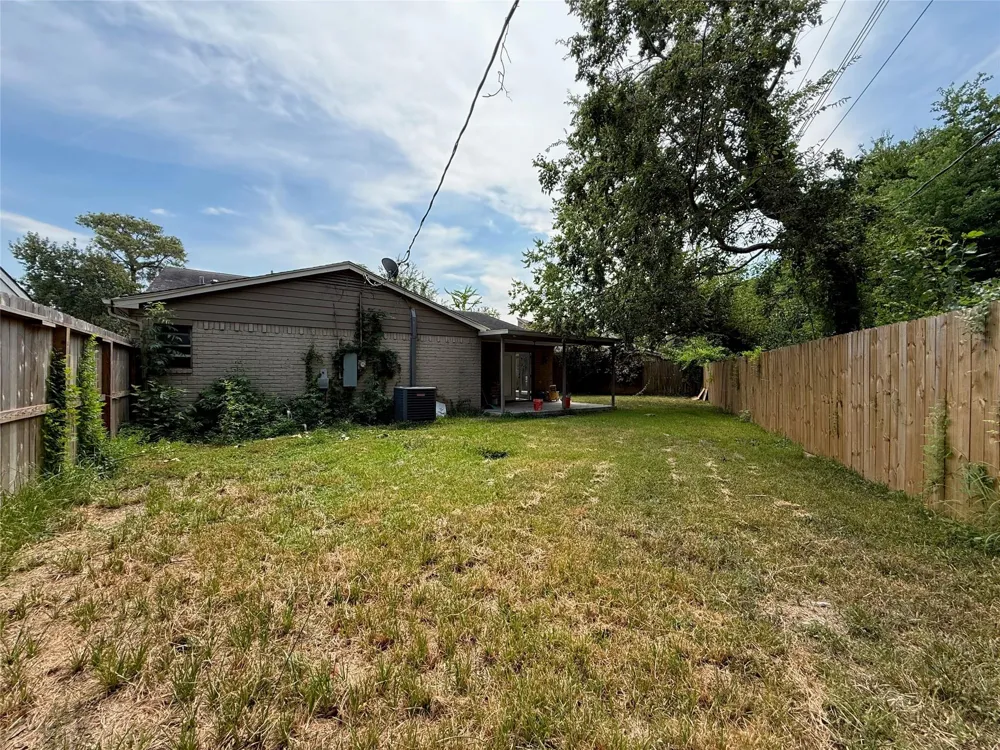 5455 Oakhaven Lane Houston, TX 77091