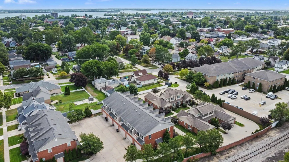 659 Vinewood Street Wyandotte, MI 48192