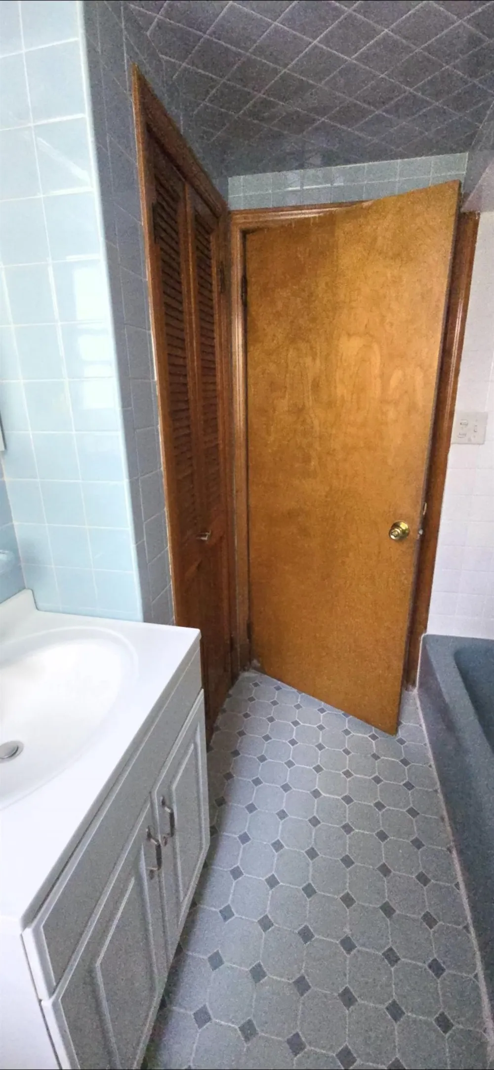 59 WEST 3RD ST Bayonne, NJ 07002