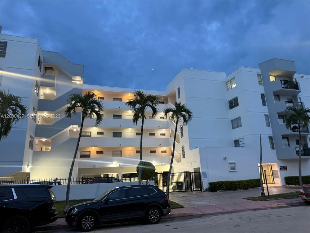 7921 Byron Ave #206 Miami Beach, FL 33141