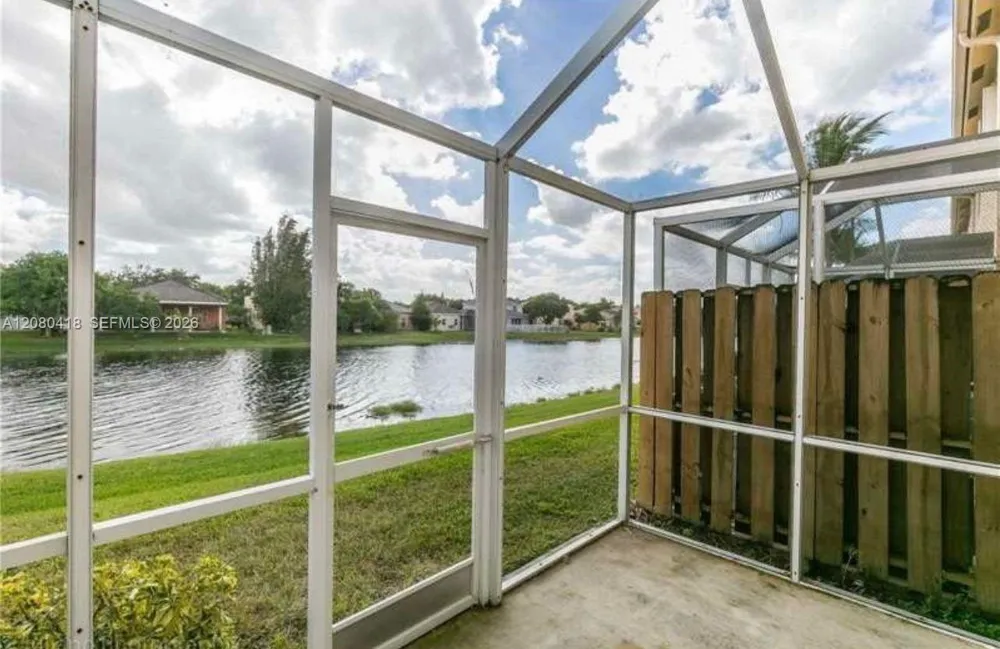 3790 San Simeon Cir #1 Weston, FL 33331