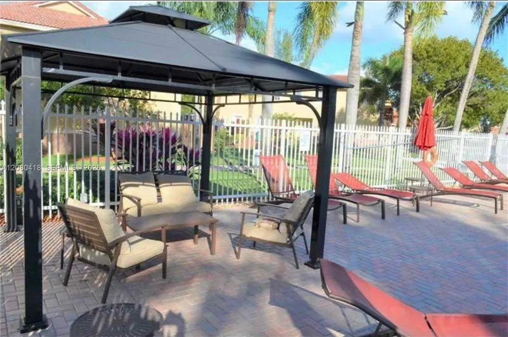 3790 San Simeon Cir #1 Weston, FL 33331