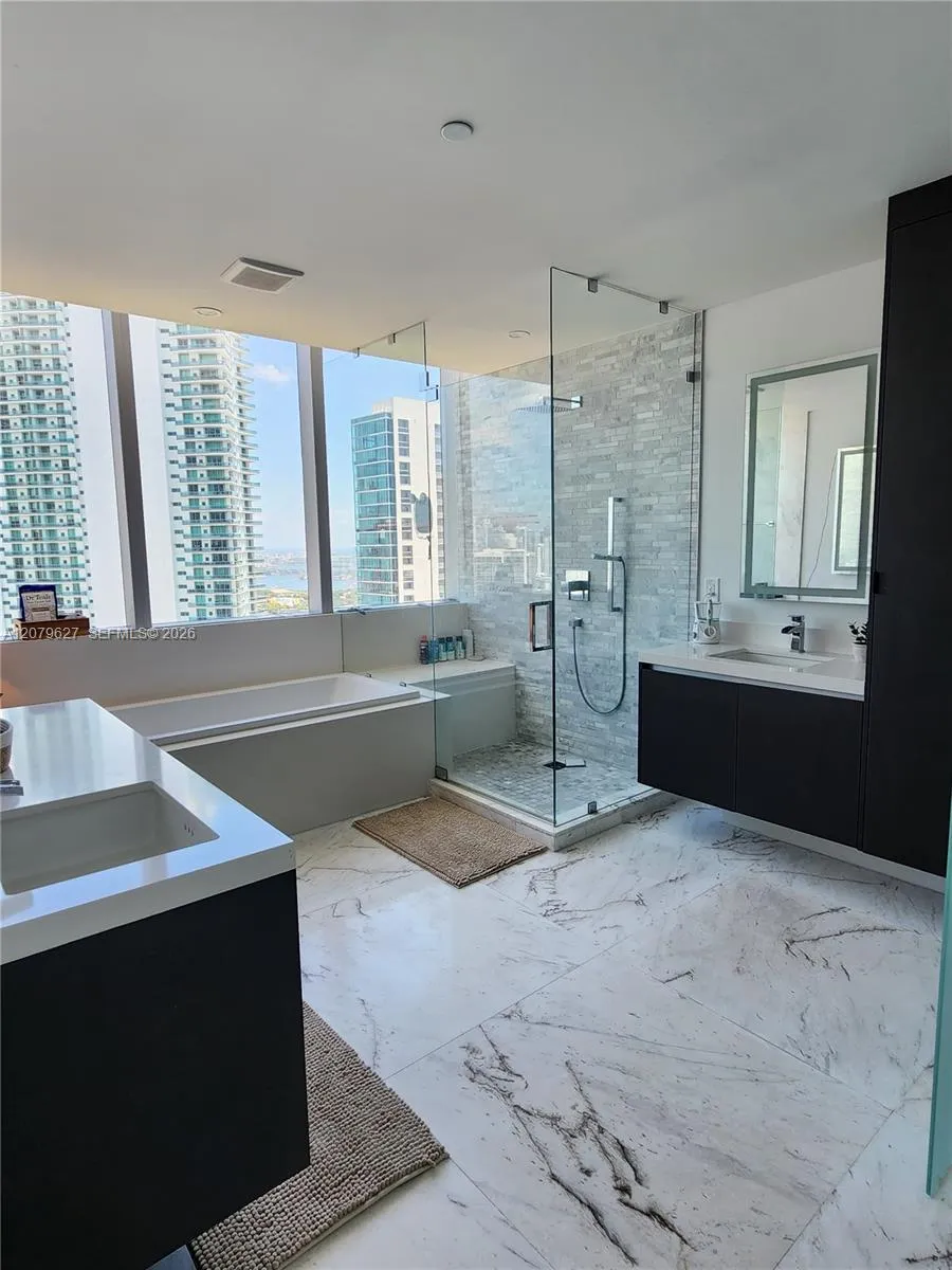 851 NE 1st Ave #3801 Miami, FL 33132
