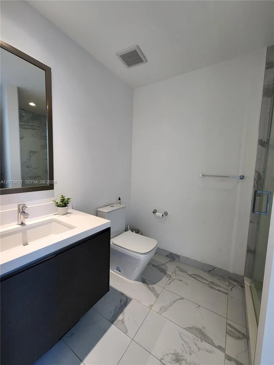 851 NE 1st Ave #3801 Miami, FL 33132