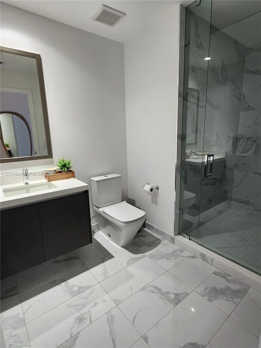 851 NE 1st Ave #3801 Miami, FL 33132