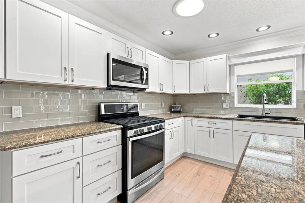7592 SE 170TH LONGVIEW LANE The Villages, FL 32162