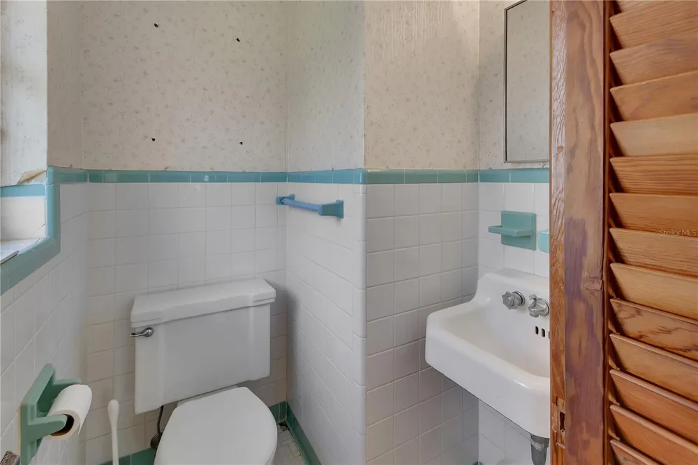601 GLENWOOD ROAD Deland, FL 32720