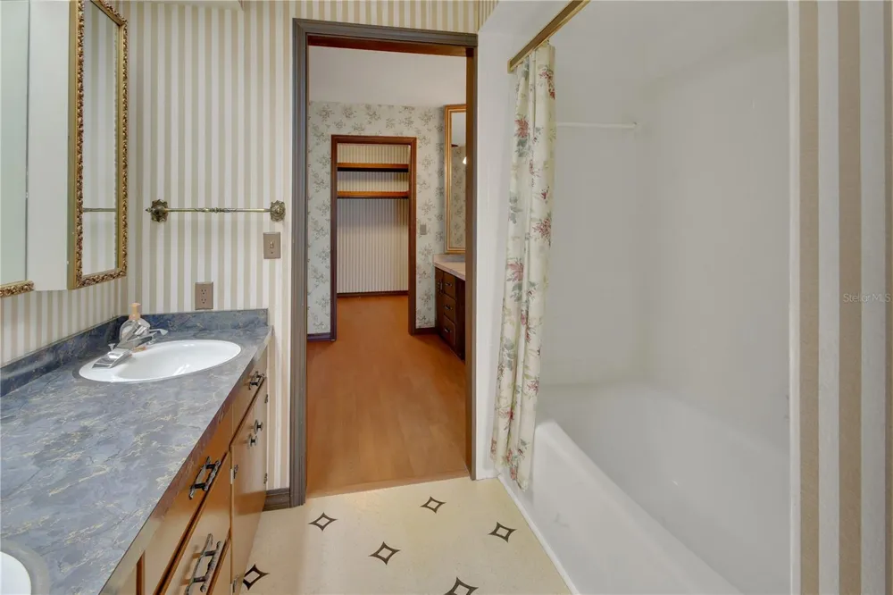 601 GLENWOOD ROAD Deland, FL 32720