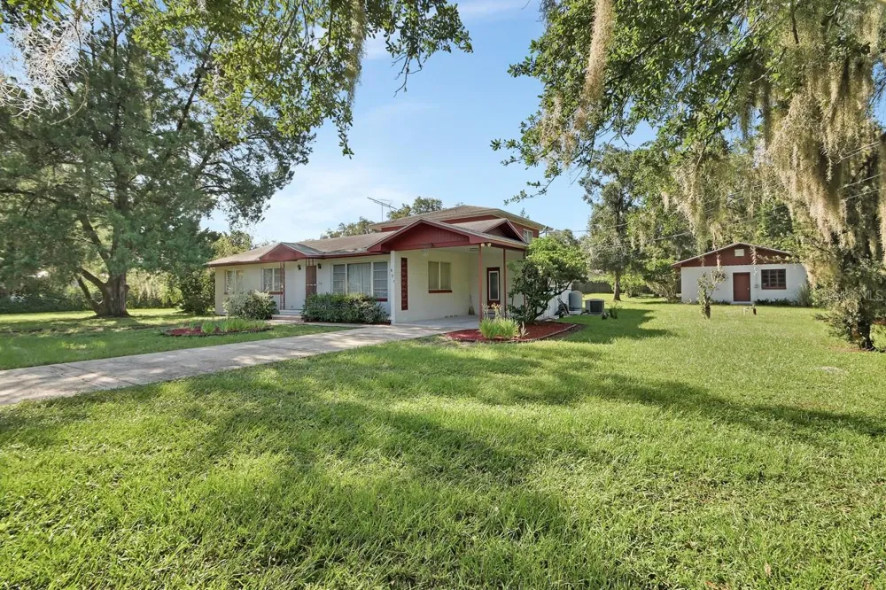 601 GLENWOOD ROAD Deland, FL 32720