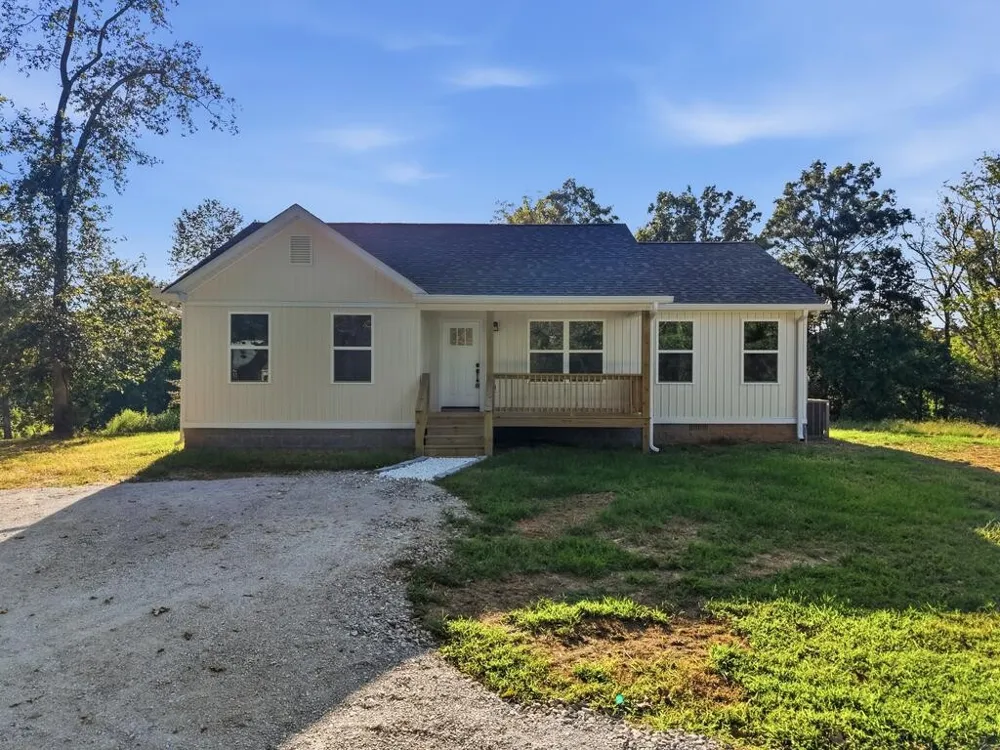 13580 Old Kentucky Rd Sparta, TN 38583