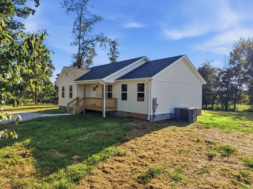 13580 Old Kentucky Rd Sparta, TN 38583