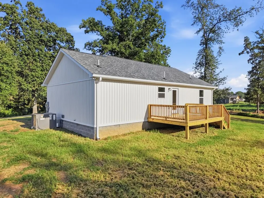 13580 Old Kentucky Rd Sparta, TN 38583