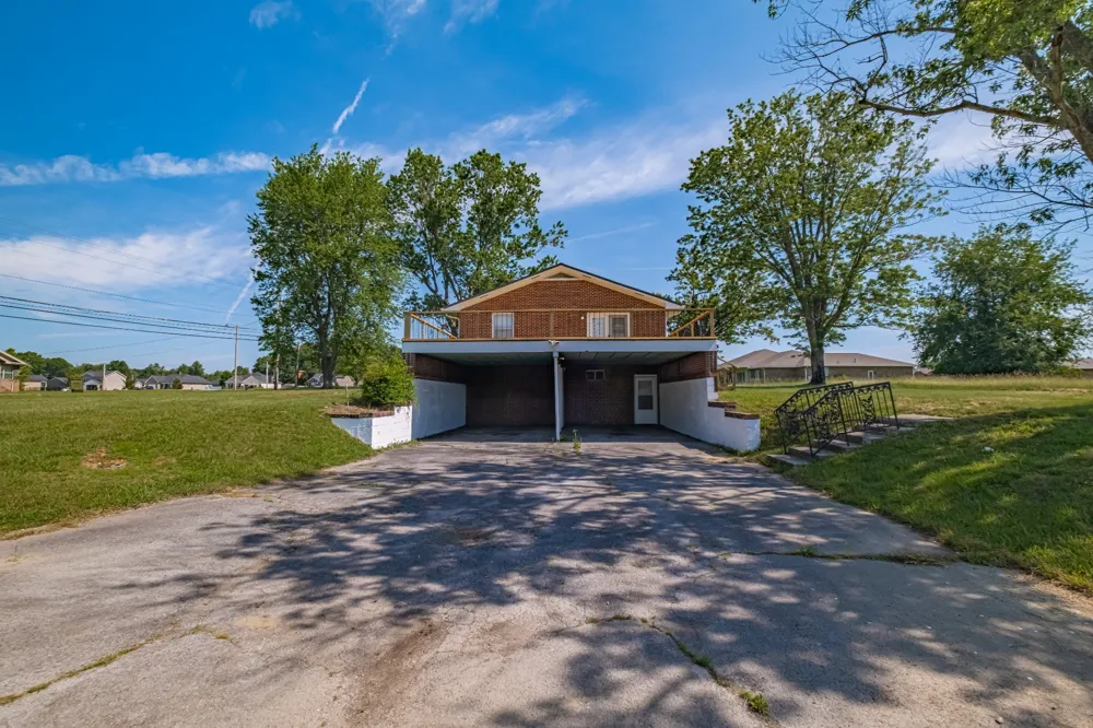 1319 Hills Chapel Rd Manchester, TN 37355