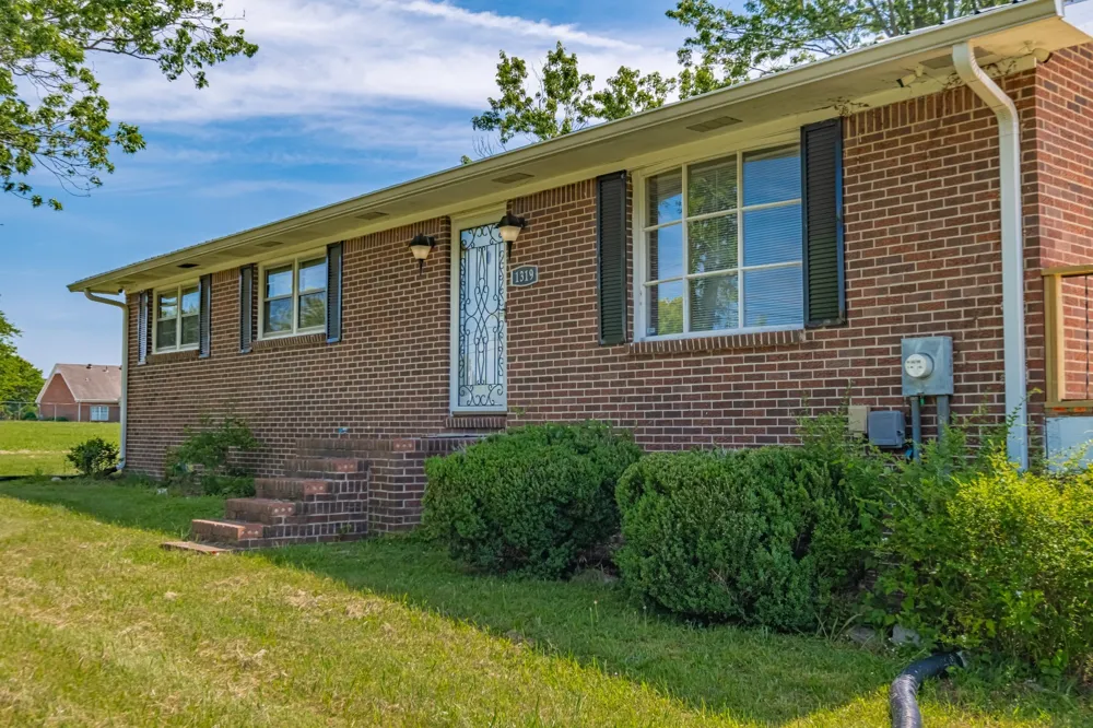 1319 Hills Chapel Rd Manchester, TN 37355