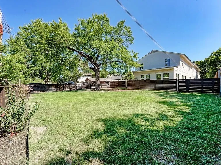201 W MOCKINGBIRD LANE #1 Austin, TX 78745